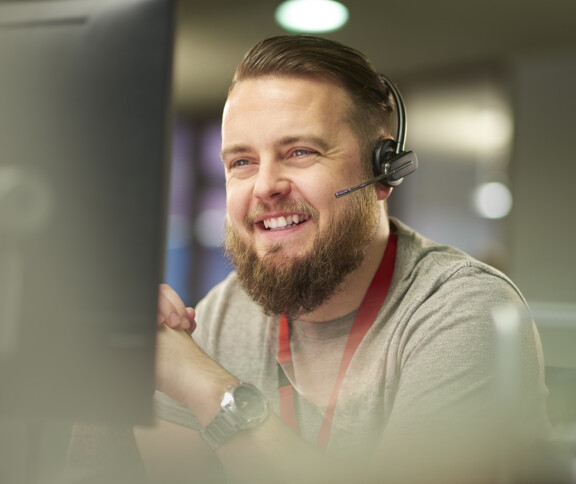 Happy to help! friendly agent remote support service IT technical contact center service desk
